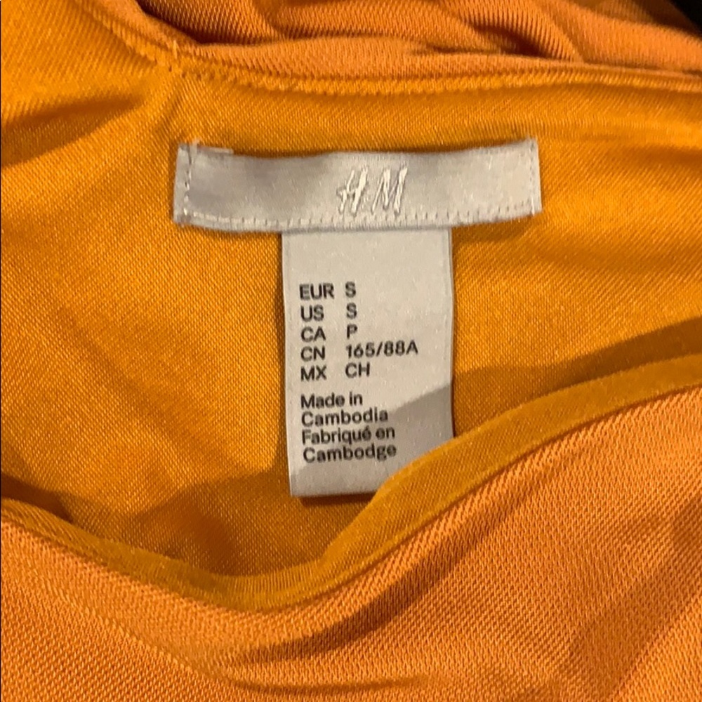 H&M marigold deep V tank top - Picture 5 of 5